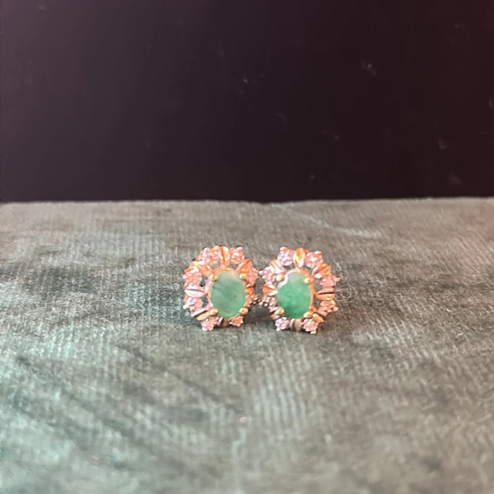 Genuine Emerald and Diamond pendant necklace and earrings set in 14k solid gold - Picture 5 of 8